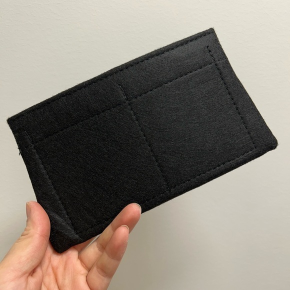 Mini Gucci perfume pouch with chain - Picture 11 of 13